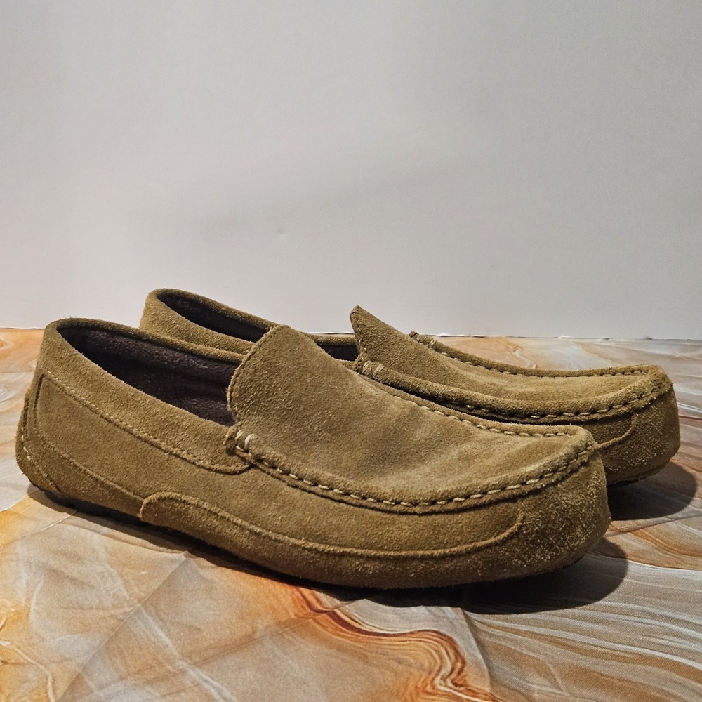 UGG Mens Size 10 Brown Suede Moccasin Slippers Loafers Shoes 1003419
